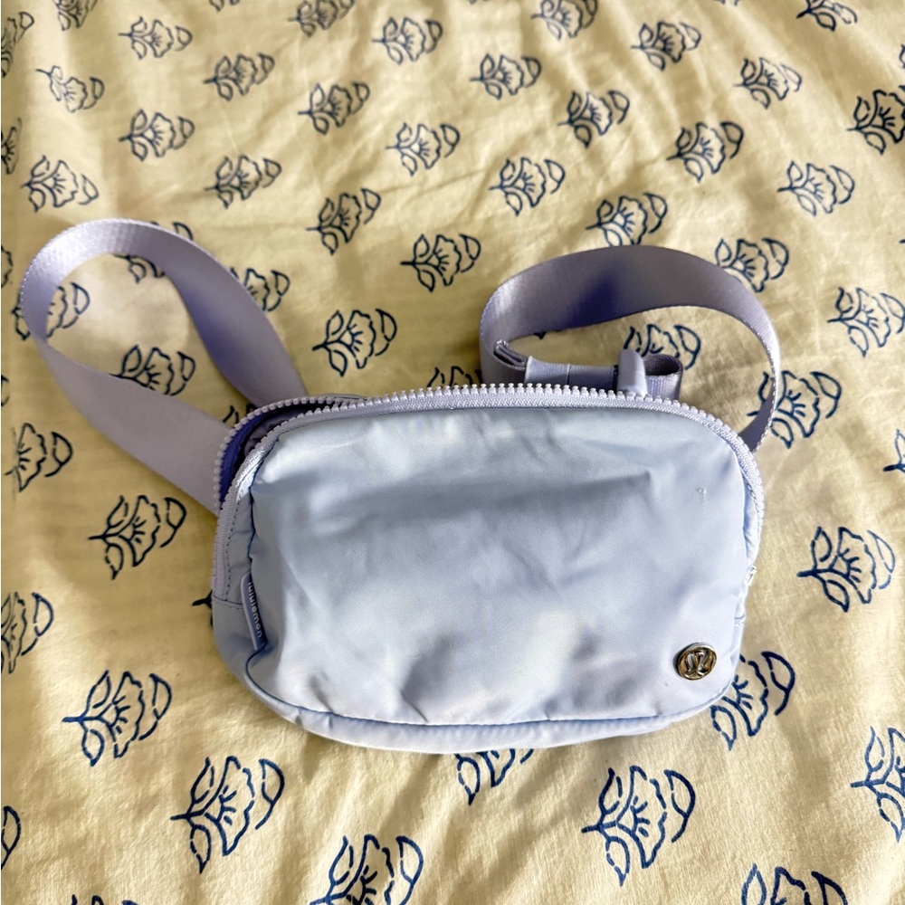 lululemon light blue belt bag